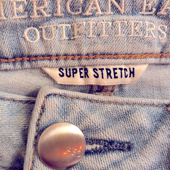 American Eagle - Size 4 Crop Jegging Jean - Distressed Light Wash Super Stretch - Picture 6 of 7